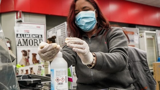 Ci Sono "Eroi Delle Corsie" Anche Nei Supermercati | Left 315_x_560_jpg