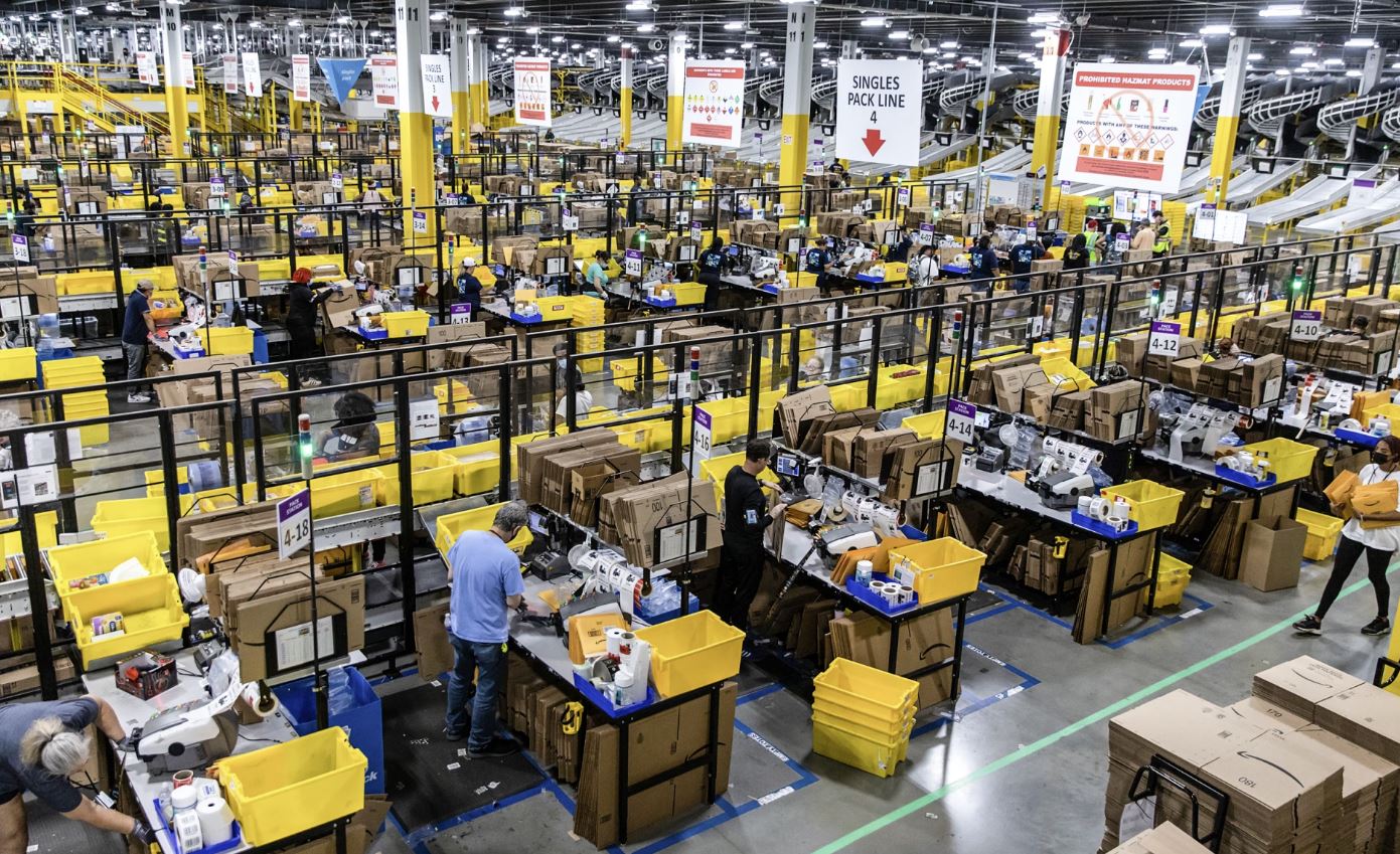 Amazon Dà Lavoro A Quasi 1 Milione Di Persone Solamente Negli Usa, È Il Secondo Datore Di Lavoro Più Grande | Lega Nerd 849_x_1391_jpg