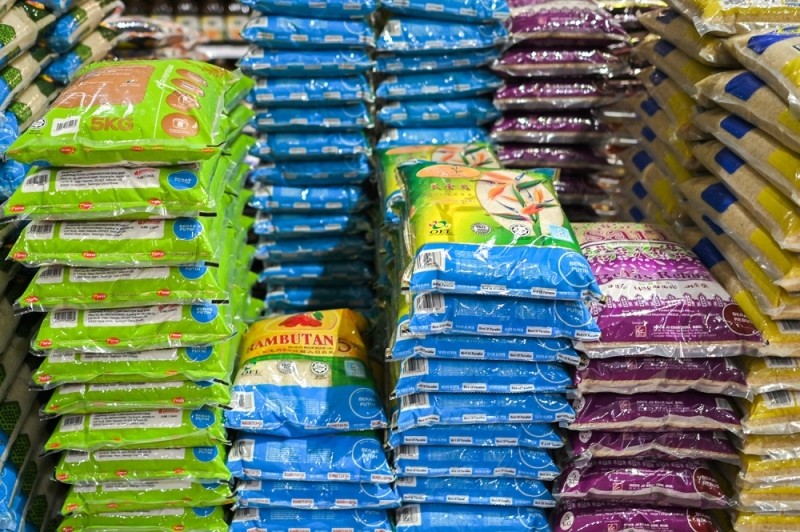 The retail price of imported white rice will be reduced by RM2 to RM3, and the new measures will take effect from March 20.