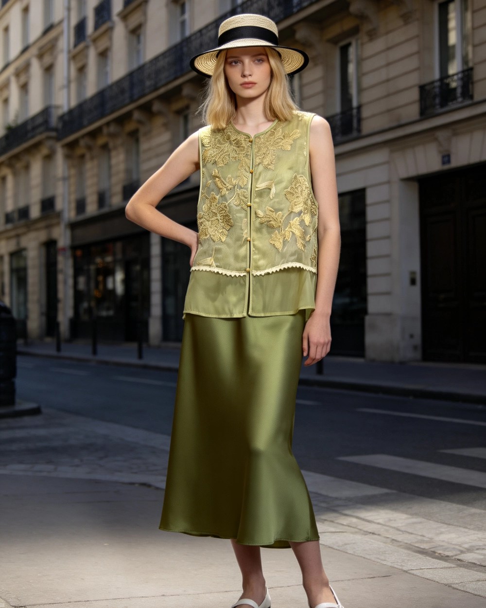 New Chinese Style Heavy Embroidered Organza Vest – Luxury V-Neck