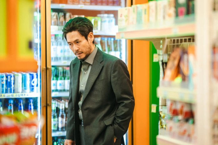 Mousetrap Ending Explained: Who is the Real Je Moon-jae and Who is the Rat? 7 Mousetrap Ending Explained: Sul Kyung-gu
