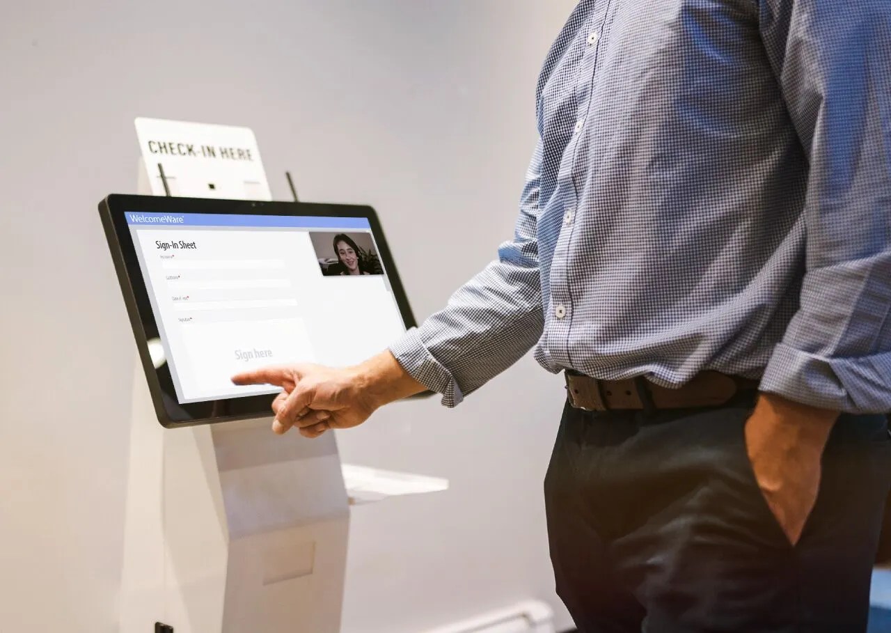 Read more about the article Boost Your Hotel’s Brand and Guest Experience with a Virtual Front Desk
