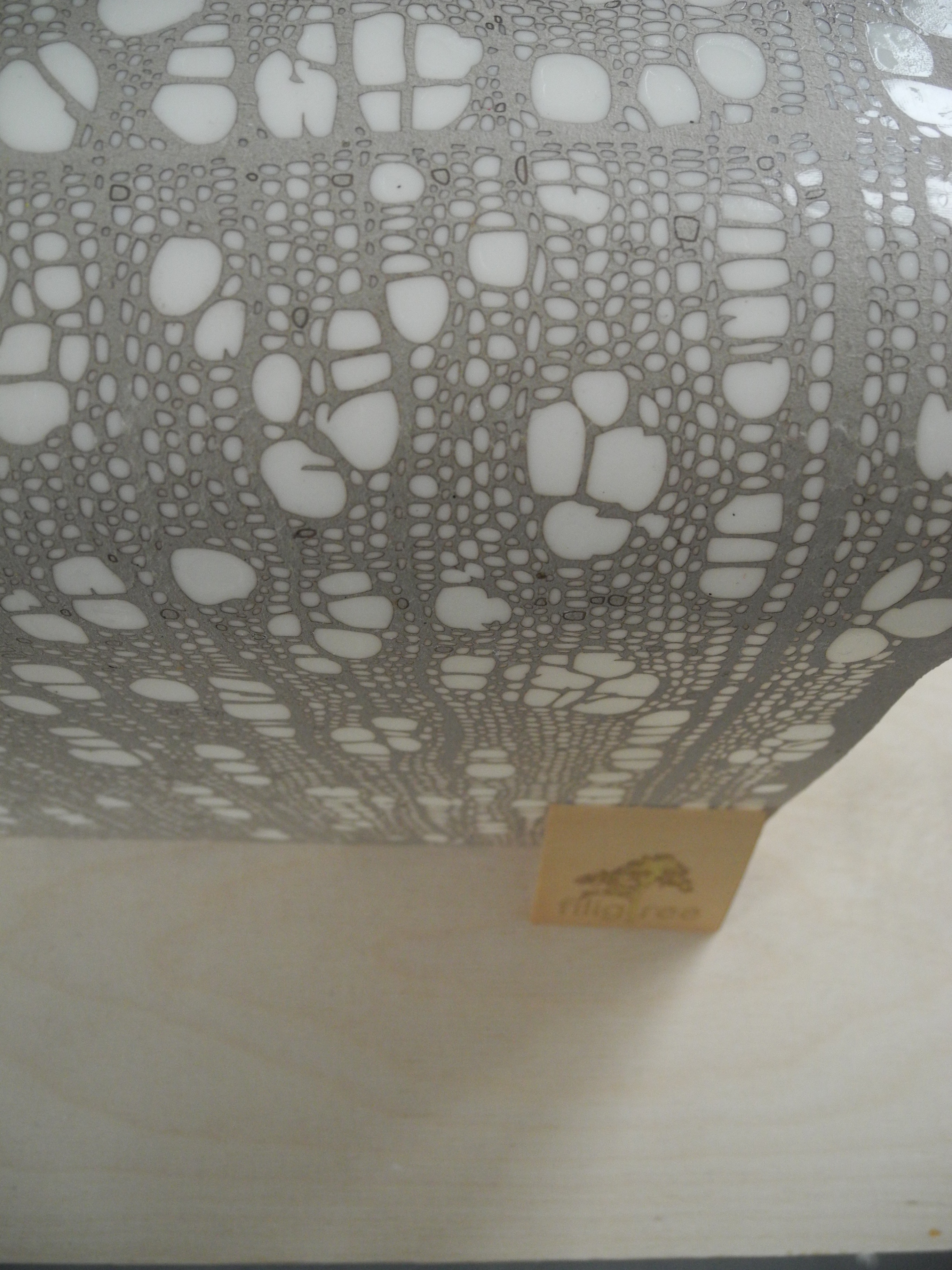 Arboblend-Bioplastik verschmolzen mit einem Lasercut aus Recyclingpapier-Cellulose