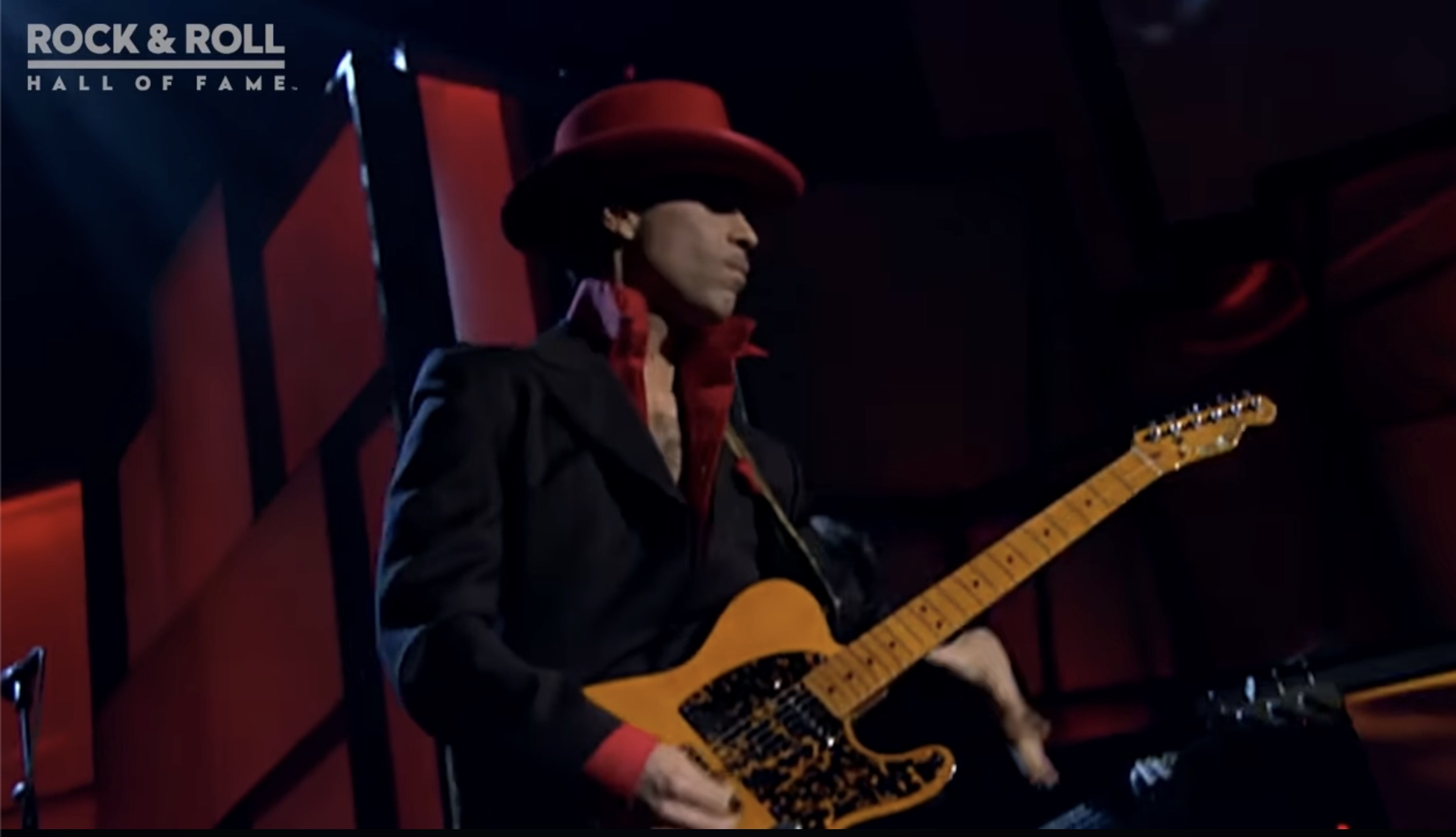Prince performs solo at 2004 RHOF Induction Ceremony
