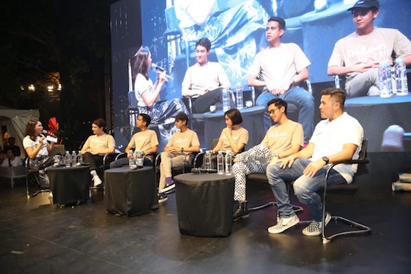 Dilan 1991 Berbagi Kebahagiaan di Hari Terakhir XPANDER Tons of Real Happiness