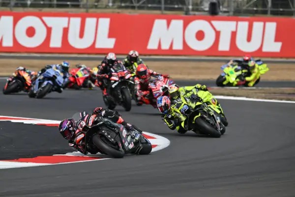 Aprilia Ukir Sejarah