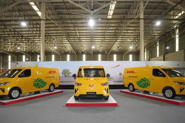 Wuling Serahkan 30 Unit