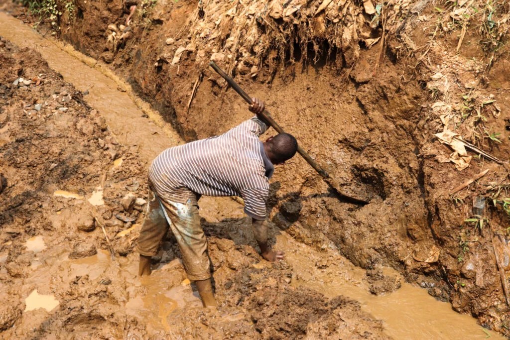 En RDC, l’EGC veut « nettoyer » le cobalt artisanal à Kolwezi, mais se heurte au problème des sites
