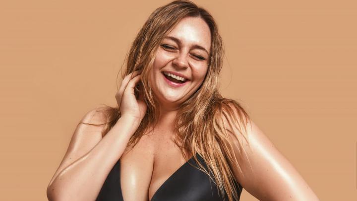 Gina Tonic : l’influenceuse explique comment elle aimerait qu&rsquo;on lui fasse l&rsquo;amour