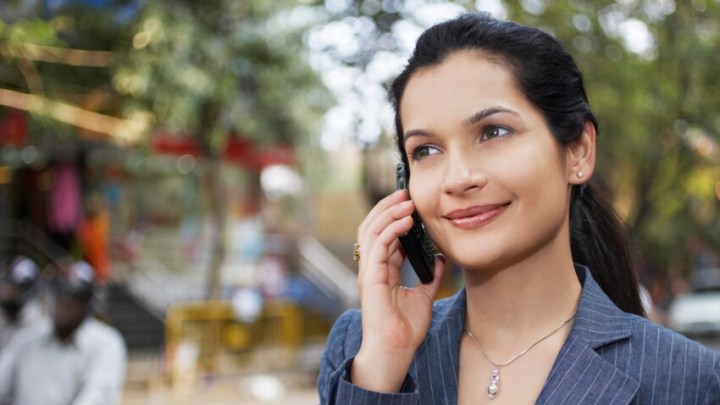 Les téléphones portables interdits aux femmes célibataires dans un village d&rsquo;Inde