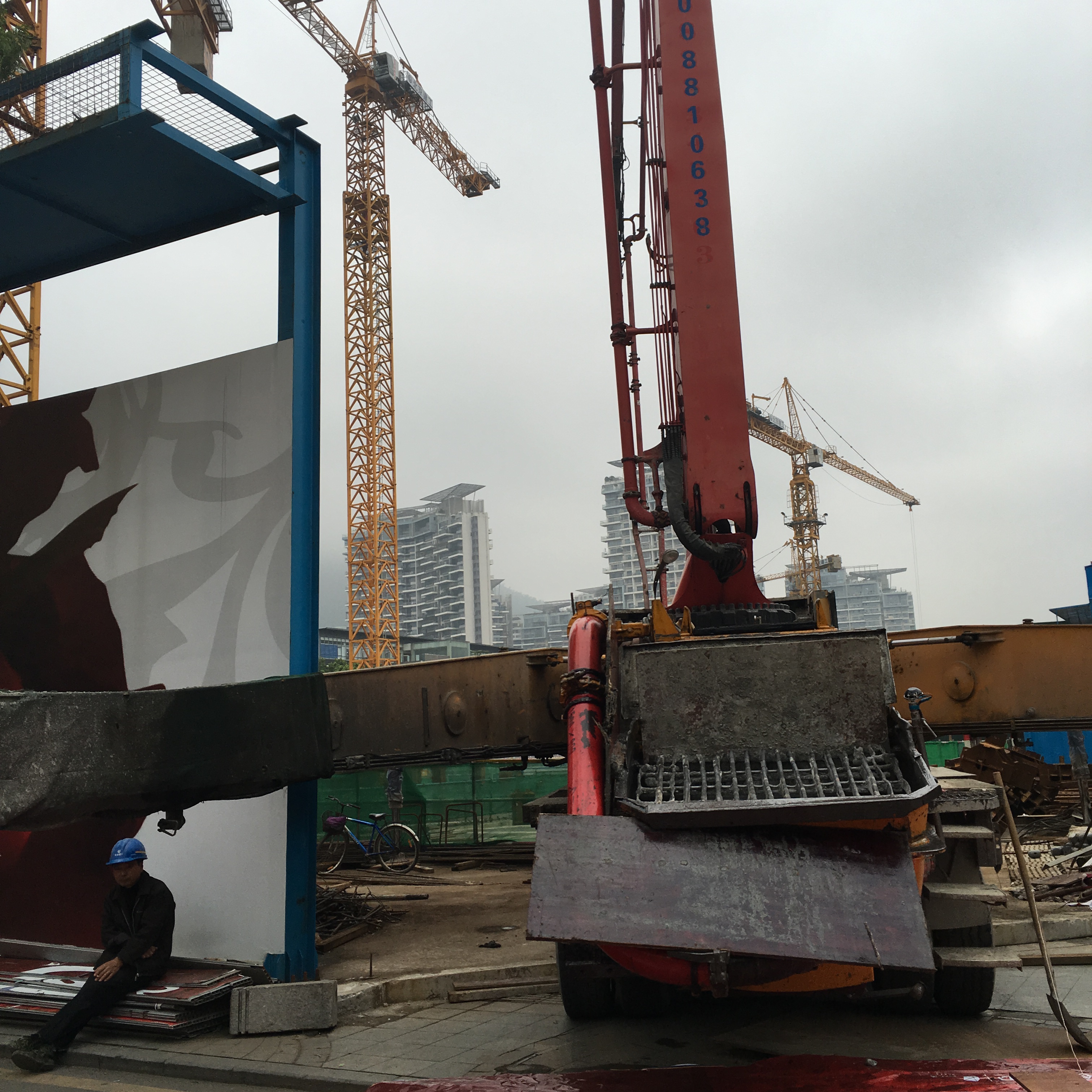 " Petit chantier " et tout dans les normes de sécurité ...