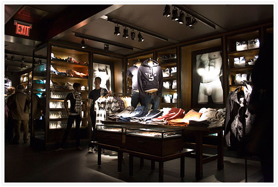 Hollister Abercrombie Comment Expliquer Le Succes De Ces
