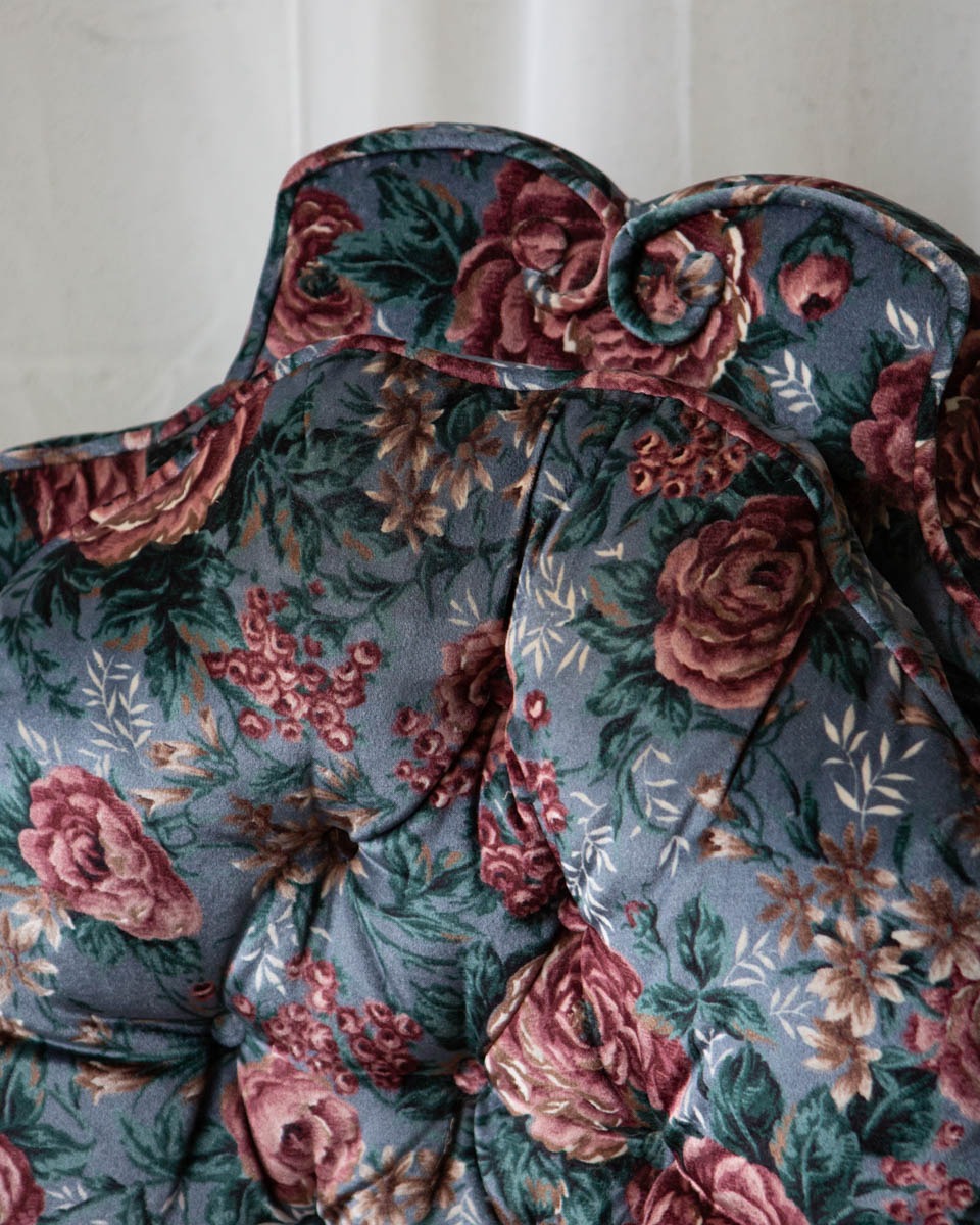 Pair of Vintage Tufted Floral Velvet High Back Chairs - Image 5