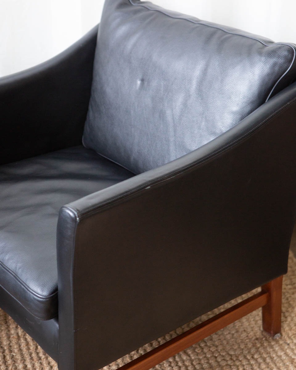 Skippers Møbler Leather Lounge Chairs - Image 9