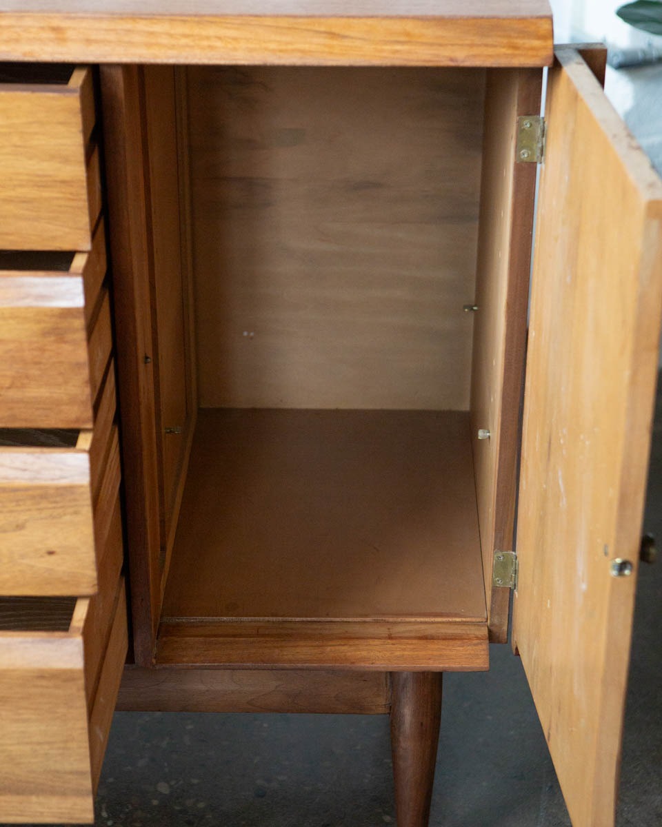 1950s Mid-Century Modern Sideboard Credenza