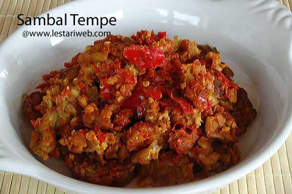 1/2 papan tempe · 8 biji cabe rawit · 3 biji cabe merah · 2 siung bawang putih · 1 sdt garam · 1/2 sdt gula pasir · secukupnya minyak sayur . Kumpulan Resep Asli Indonesia Sambal Tempe