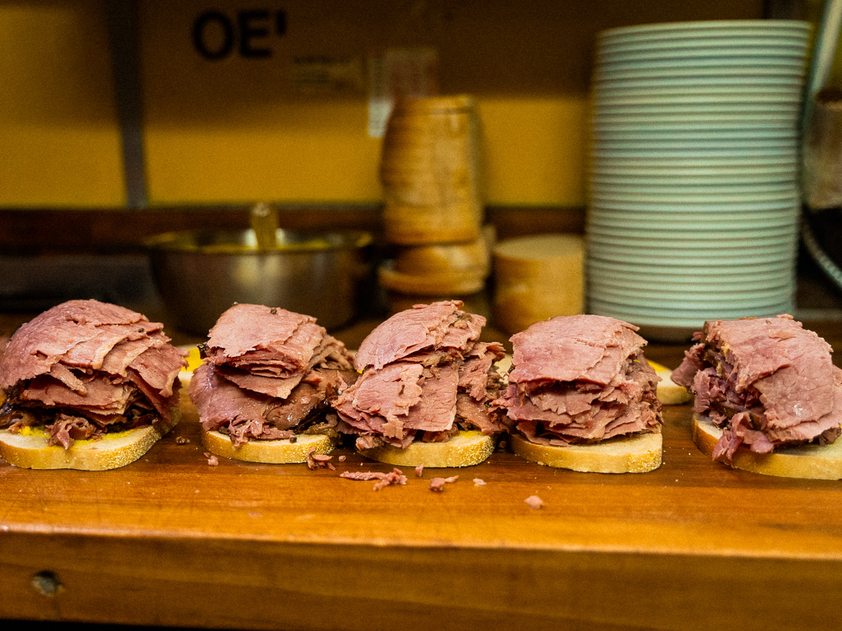 Lester's Deli