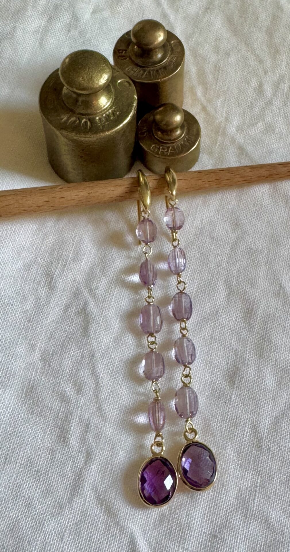 Orecchini in argento 925, bagno oro 18k con ametista lavanda (5lv374)
