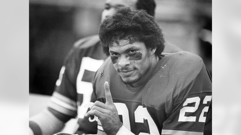 Mark Lee green bay Packers number 22