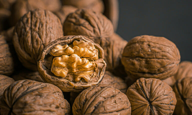 Walnuts Eating Benefits