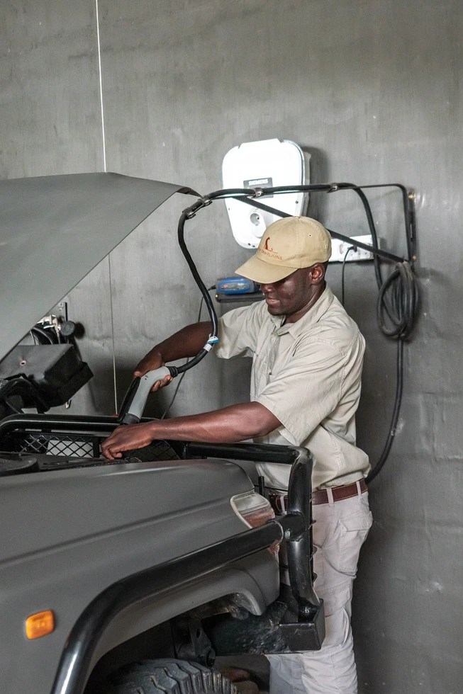 Electric Vehicles on Safari with leviamice