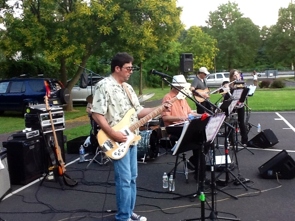 'Music in The Park' Brings Locals to Croydon