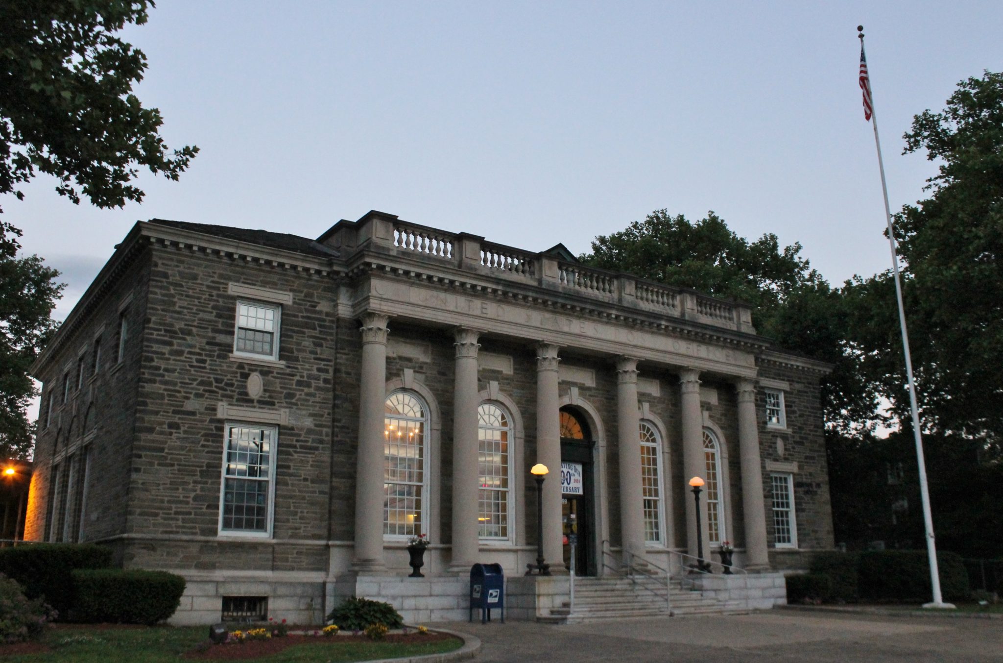 PHOTO: Bristol Post Office Looks Stunning at Evening - LevittownNow.com