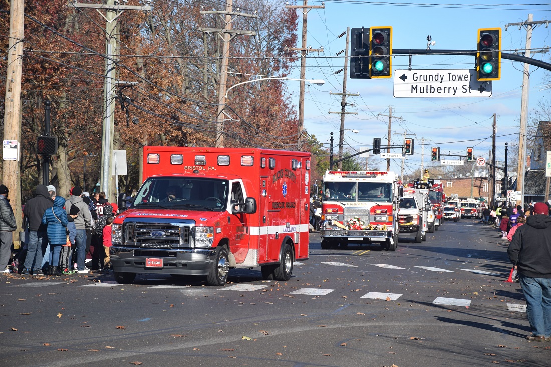 PHOTOS Bristol Christmas Parade Delivers Smiles