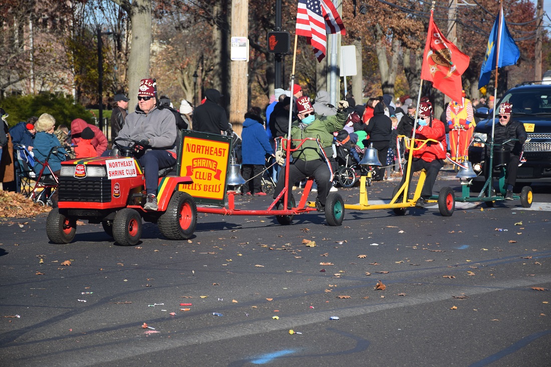 PHOTOS Bristol Christmas Parade Delivers Smiles