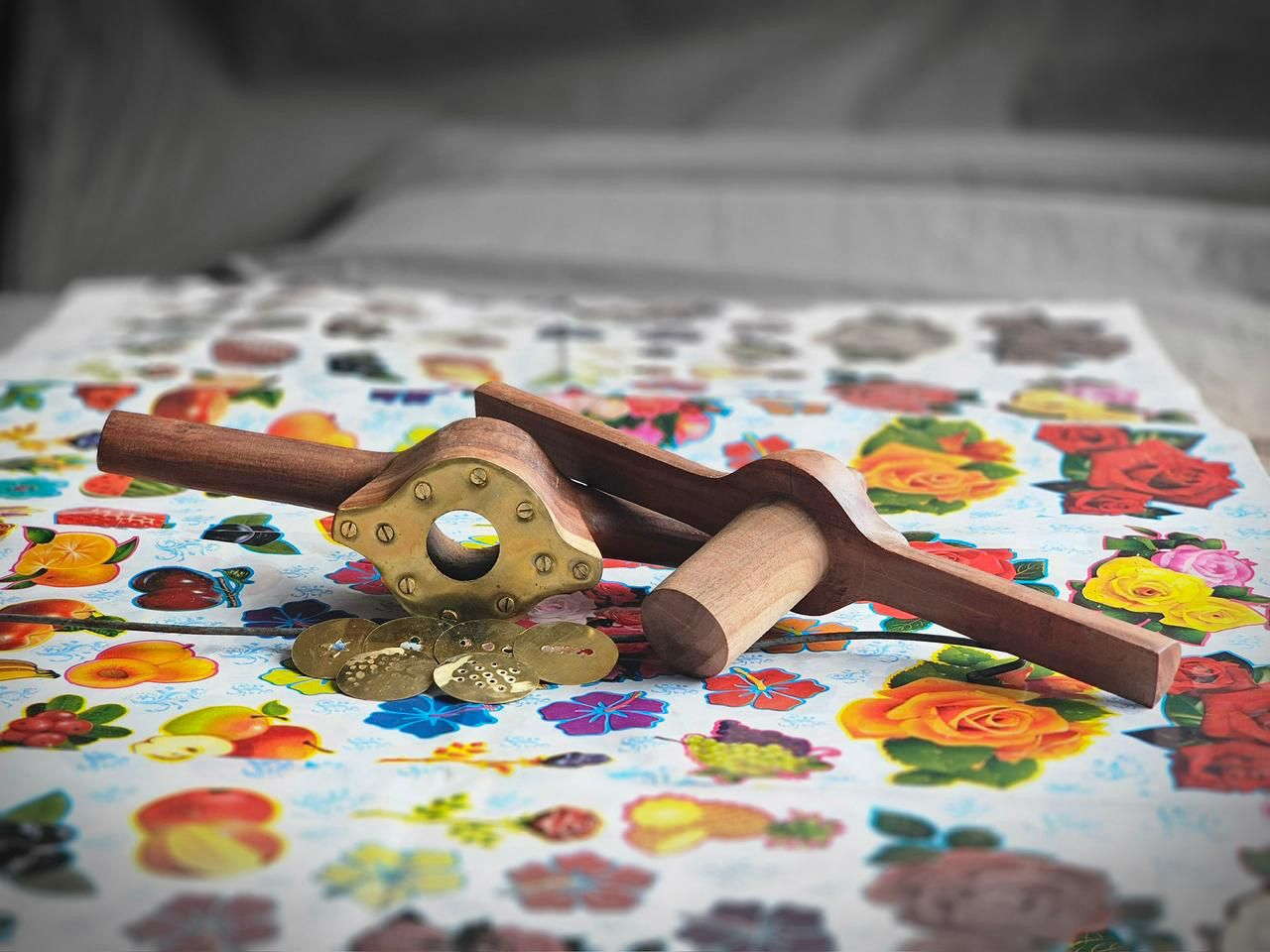 Traditional wooden string hopper maker