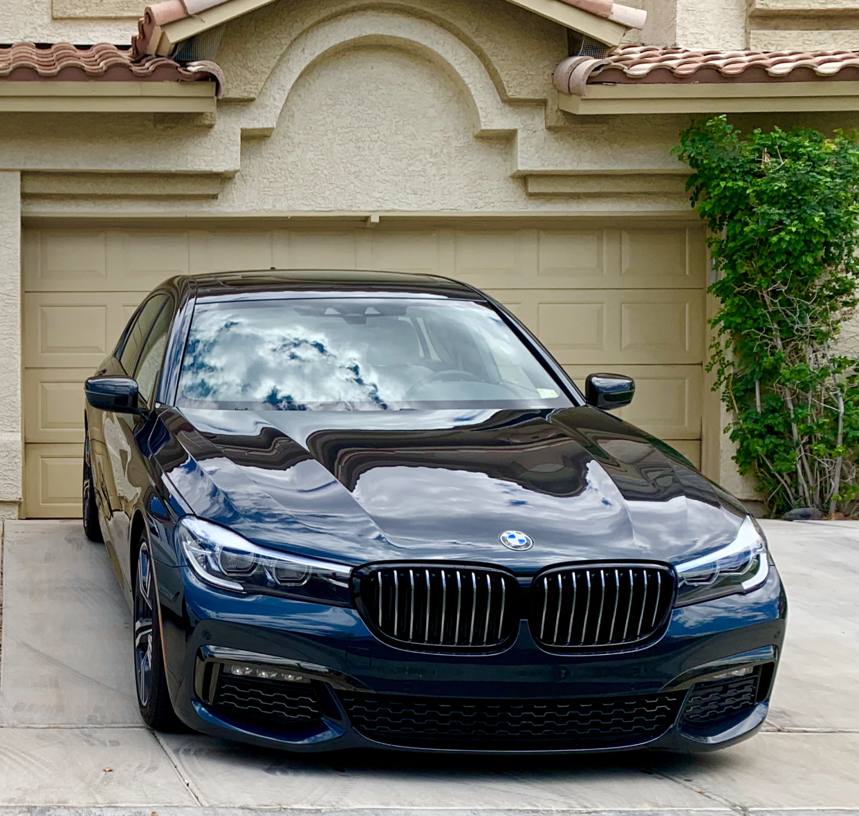 2019 bmw 740i m-sport, demo 3,200 miles, 36/12, $2,500 das, $572 w/o