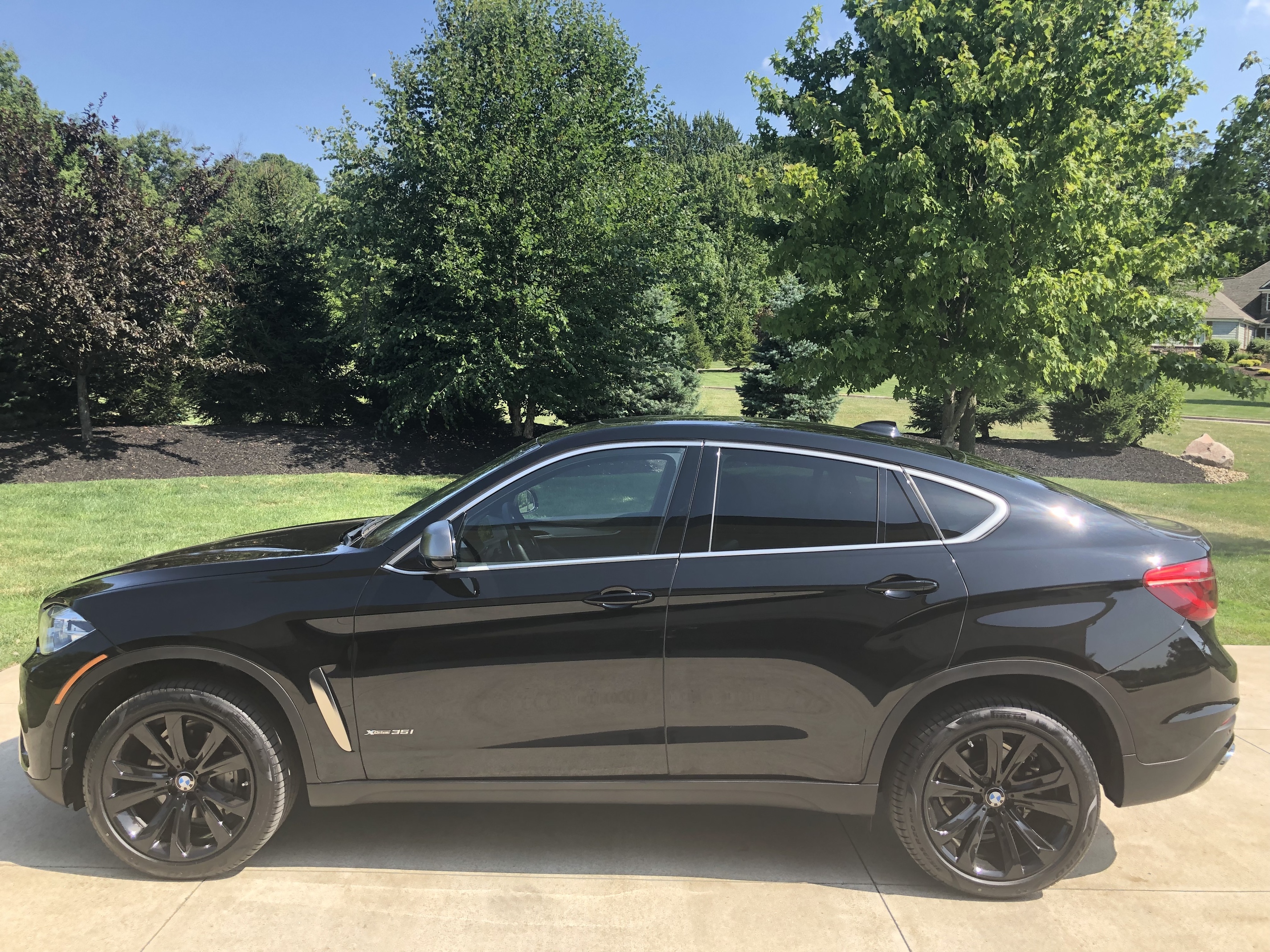 Signed: 2019 bmw x6 x35i, 74k msrp, $591/month, das $2800, 7 msd
