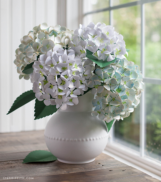 Would you like to learn how to make this beautiful hydrangea flower with leaves? Diy Paper Hydrangea Flowers