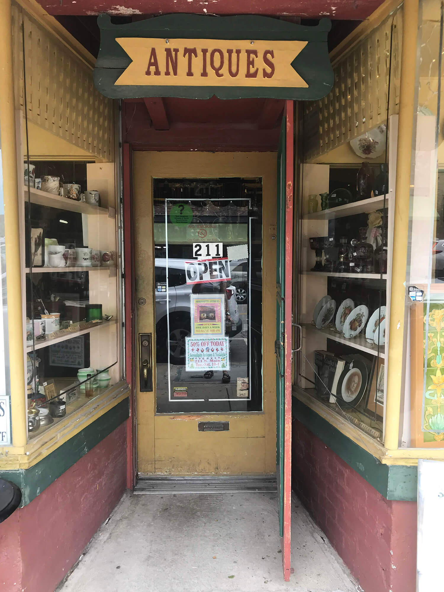 Thinking of opening a coffee shop? Independence Square | 100 Days of Libbie Loves Kansas City