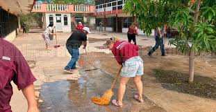 ESCUELAS GOLPEADAS POR LAS LLUVIAS BUSCAN APOYO DEL MUNICIPIO ANTE FALTA DE ATENCIÓN ESTATAL, SEÑALA EDUCACIÓN