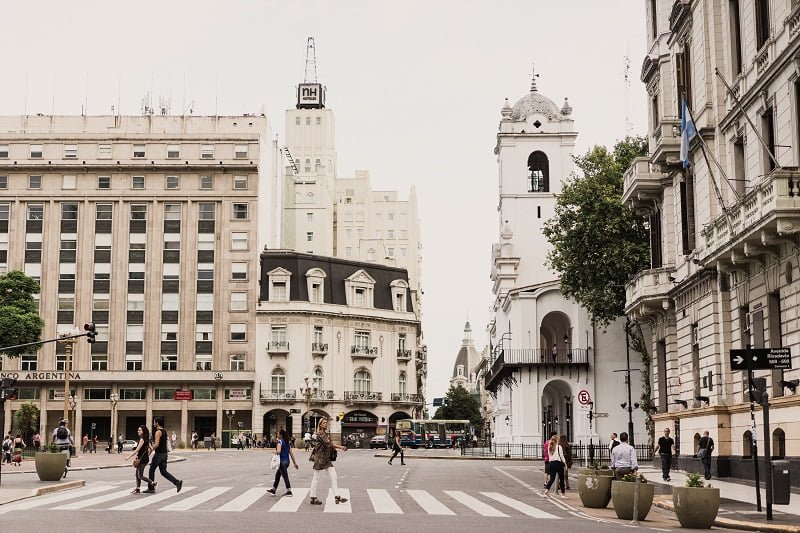 ¿Cuándo se deja de ser residente fiscal en Argentina?