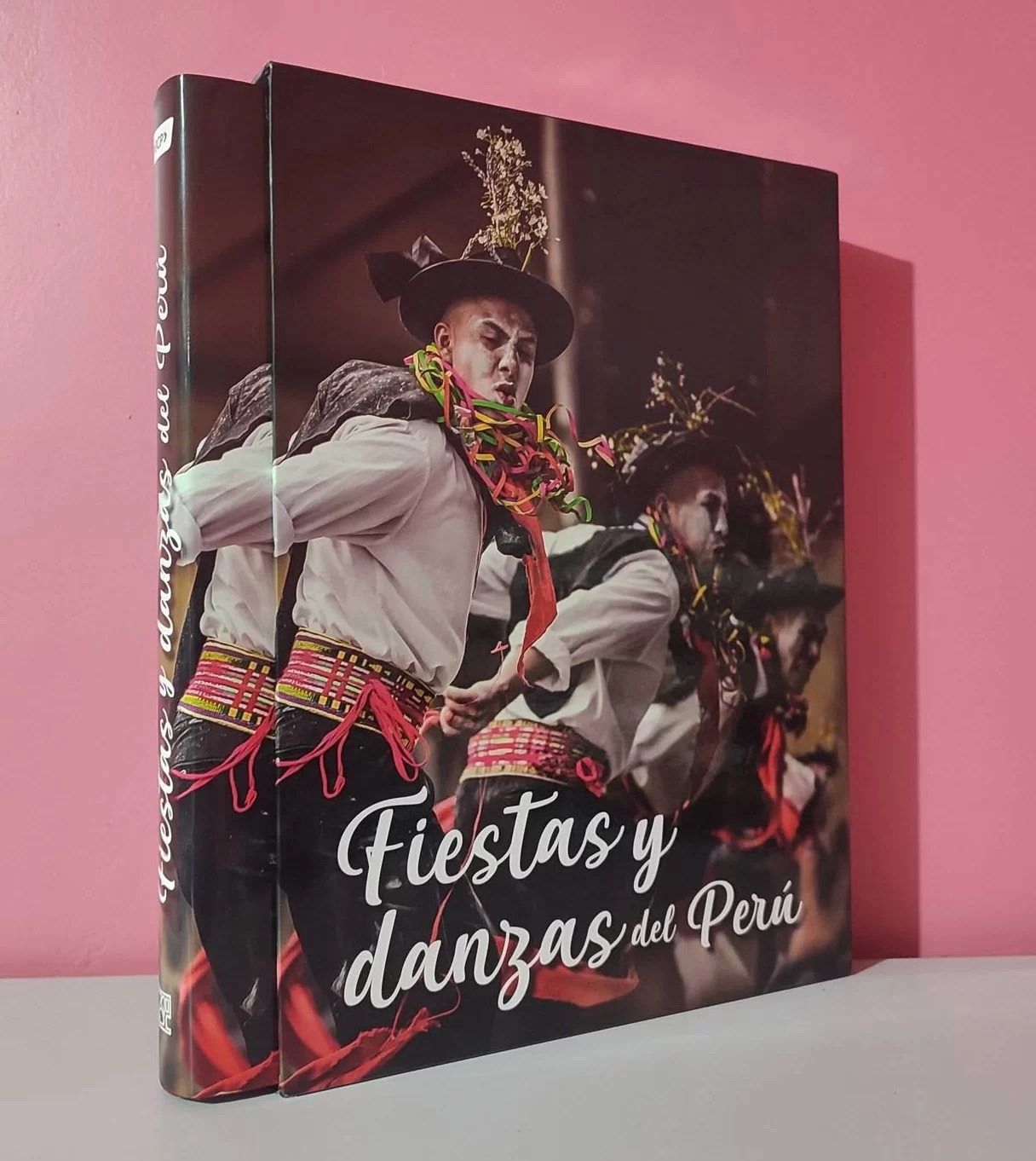 Fiestas y danzas del Perú / BCP