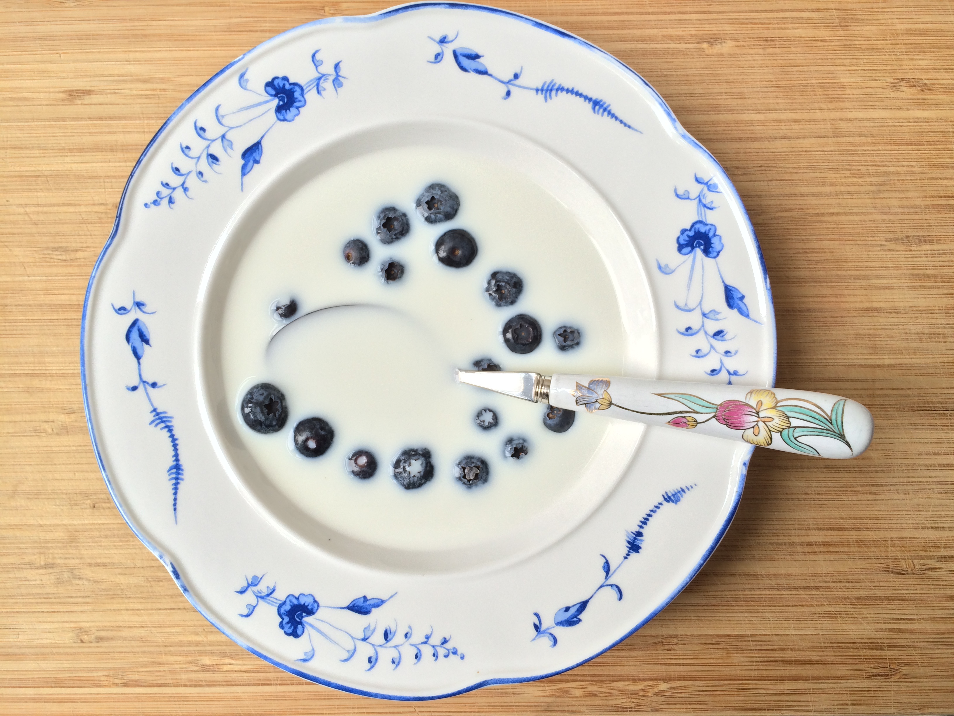 Pretty Plates: Blue and White Dinnerware from Zara