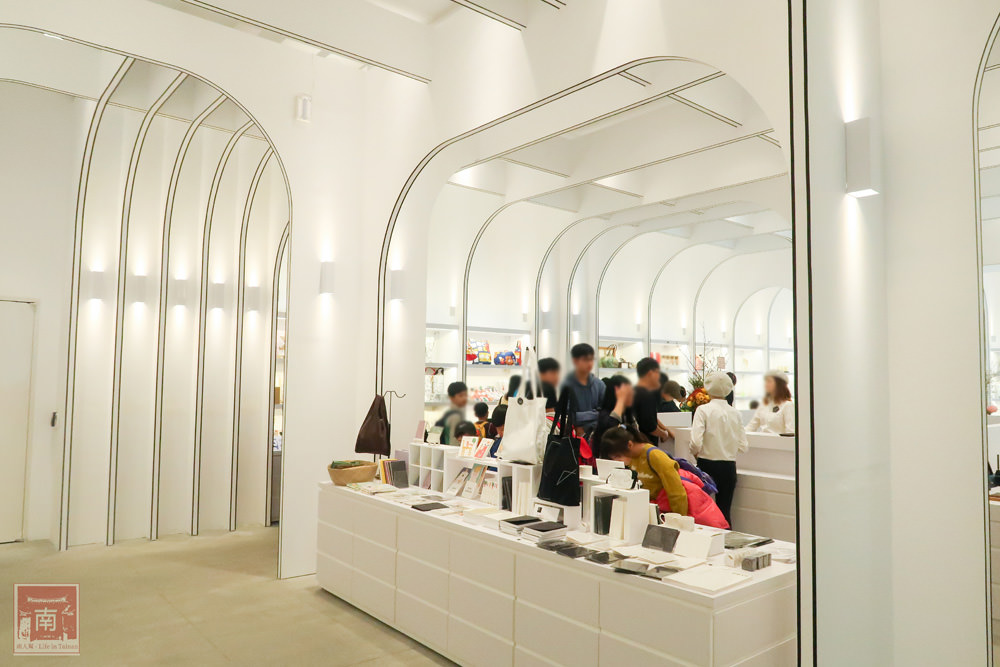 【台南景點】2019台南必訪景點｜台南藝術殿堂｜五月底前免費參觀~臺南市美術館2館