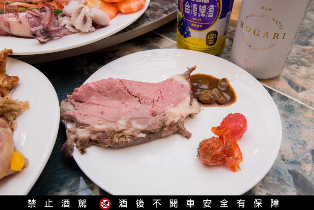 【臺南美食】台南海港邊飯店餐廳,超過200項美食吃到飽,現沖牛肉湯、和牛肋排、沙郎牛排、生魚片、生蠔、調酒等吃到飽~福爾摩沙遊艇酒店 - 威尼斯餐廳 【臺南美食】台南海港邊飯店餐廳,超過200項美食吃到飽,現沖牛肉湯、和牛肋排、沙郎牛排、生魚片、生蠔、調酒等吃到飽~福爾摩沙遊艇酒店 - 威尼斯餐廳