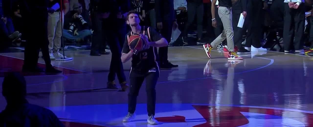 Hawks fan