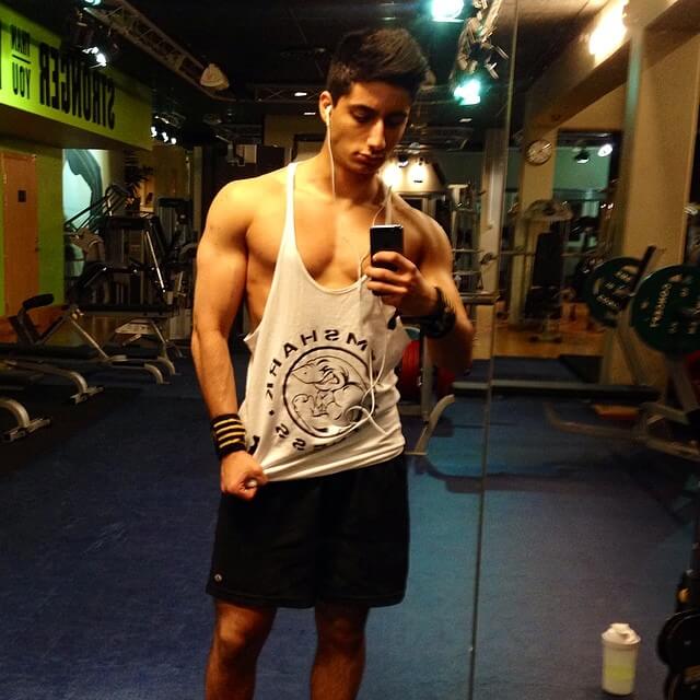 There are a few reasons you may be seeing lower resolution photos on instagram: Study Reveals People Who Post Selfies At The Gym Have Deep Psychological Problems