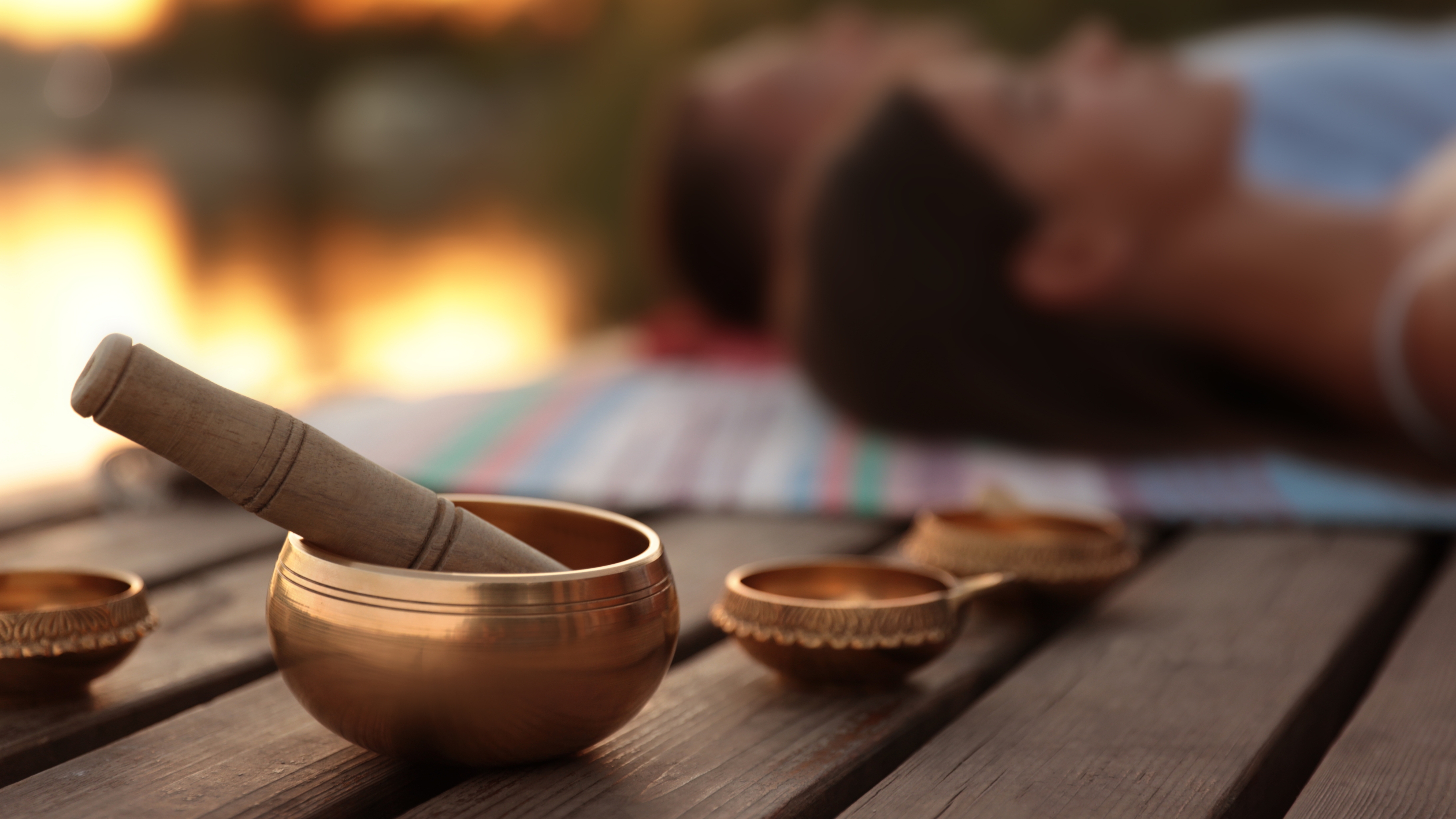 singing bowls with mallet sound therapy