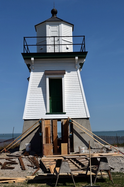 Cabins in port clinton, oh · 1. Port Clinton Lighthouse, Ohio at Lighthousefriends.com