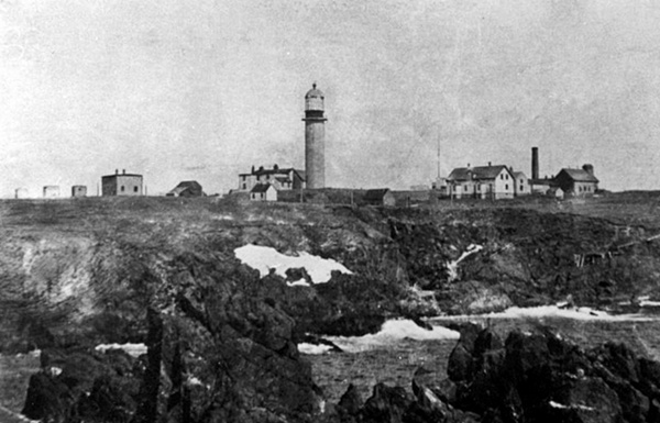 Google maps online provide a way to see your location on the map and you can use it for fun, lessons about map reading, to locate your parked car or to share your location with others. Cape Race Lighthouse, Newfoundland Canada at Lighthousefriends.com