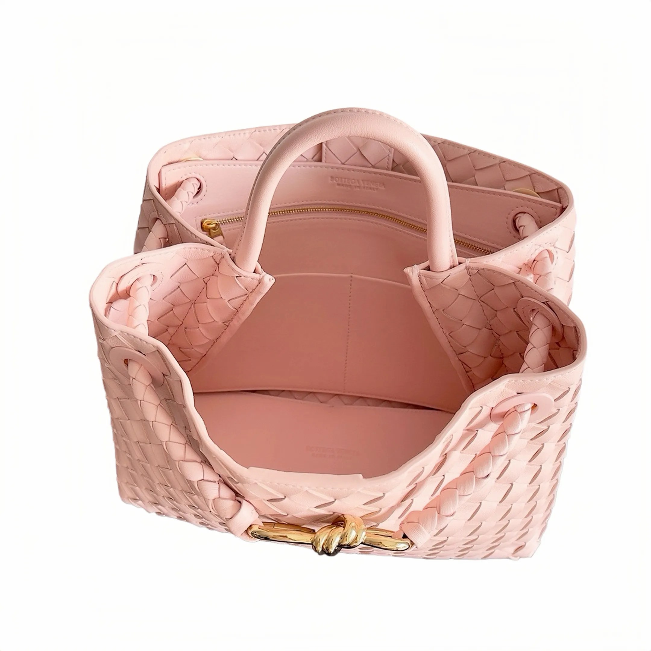 Andiamo Shoulder Bag Cameo