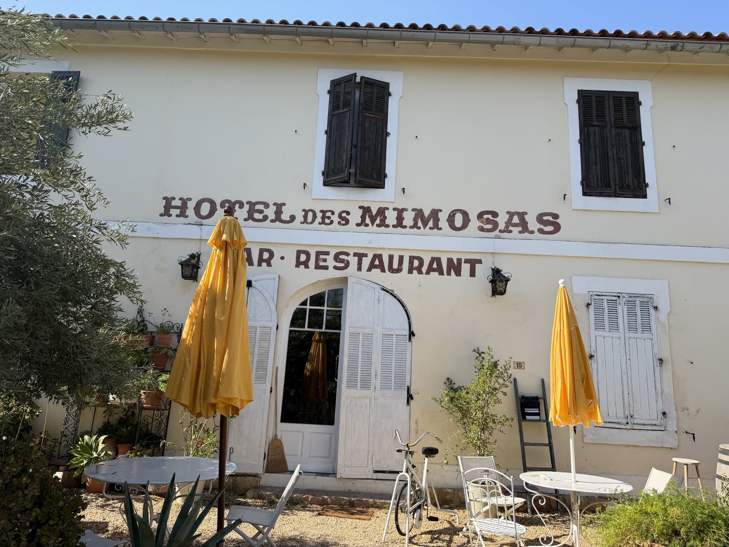 L’Hôtel des Mimosas, le bourgeonnement du tourisme
