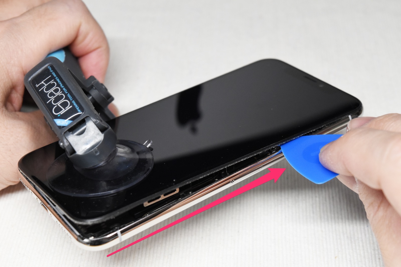 iPhone Xのフロントパネルを外す方法