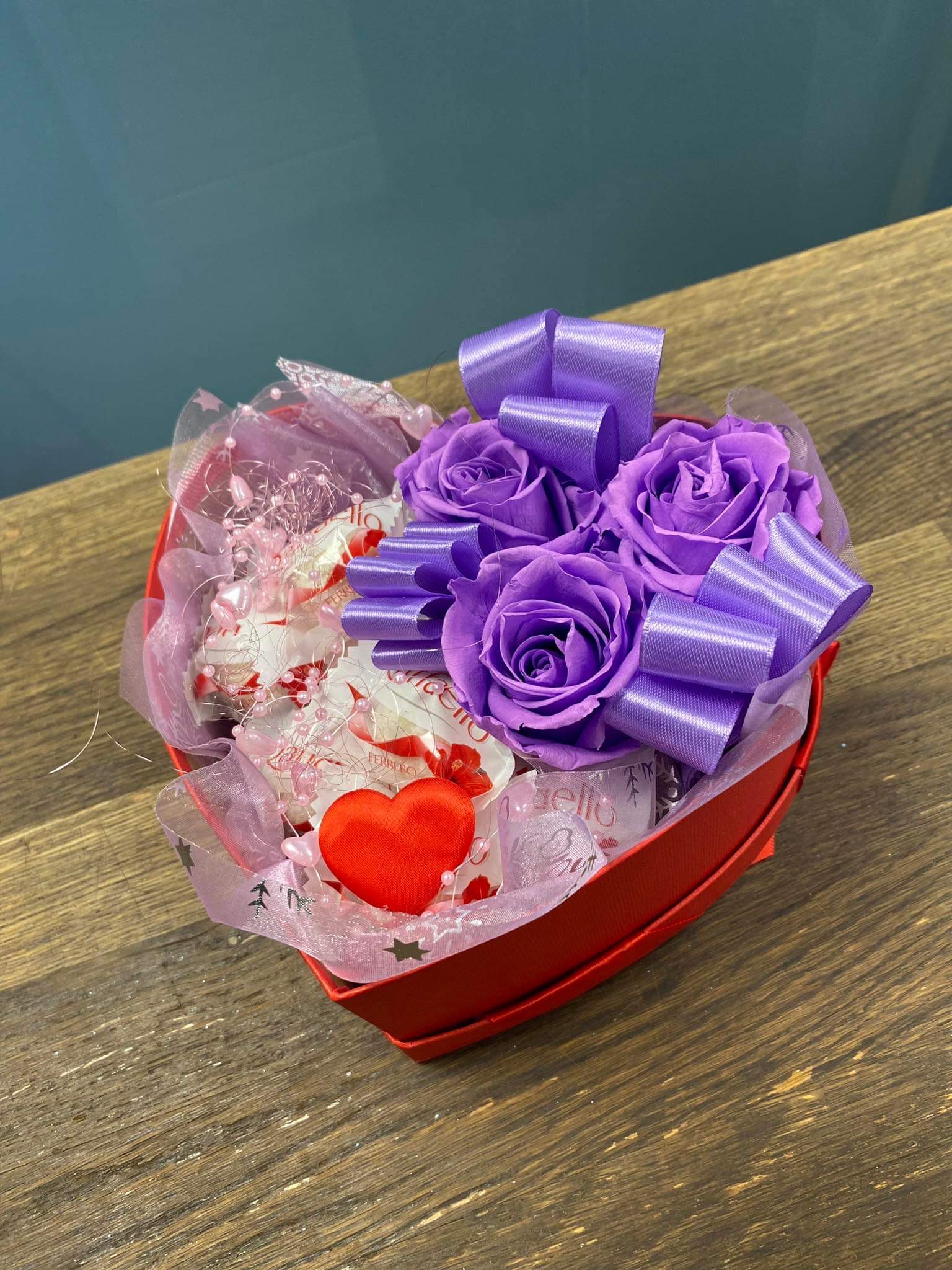 Uinuvate roosidega kinkekomplekt