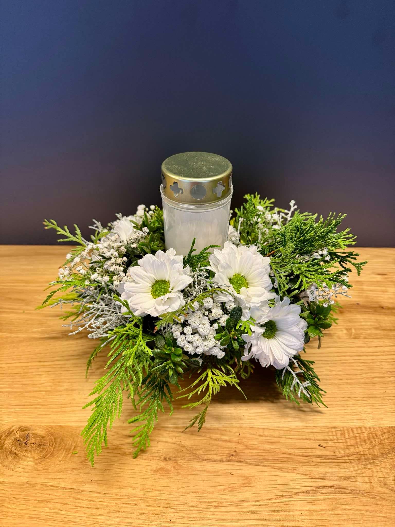 Lilleseade küünlaga hingedepäevaks